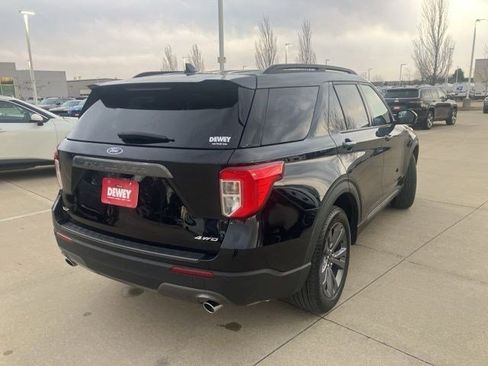 Used 2023 Ford Explorer XLT w/ Equipment Group 202A AWD/4WD image 9