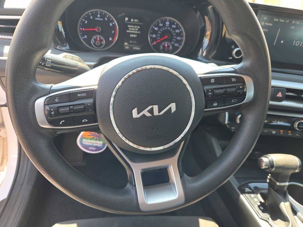 Used 2022 Kia K5 LXS FWD image 17