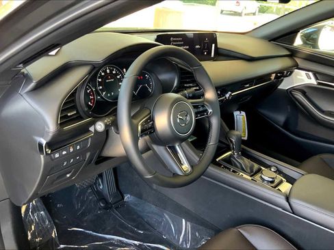 New 2026 MAZDA MAZDA3 Hatchback w/Premium Plus Pkg image 8