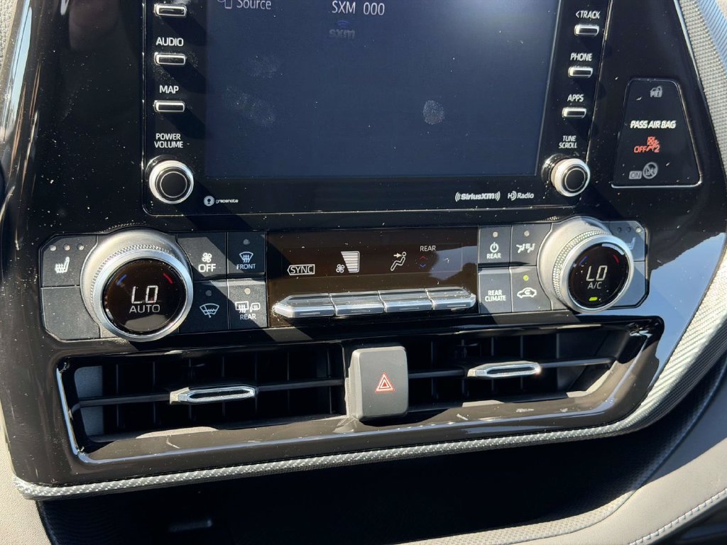 Used 2021 Toyota Highlander XSE AWD/4WD image 24