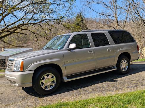 Used 2004 Cadillac Escalade ESV AWD image 36