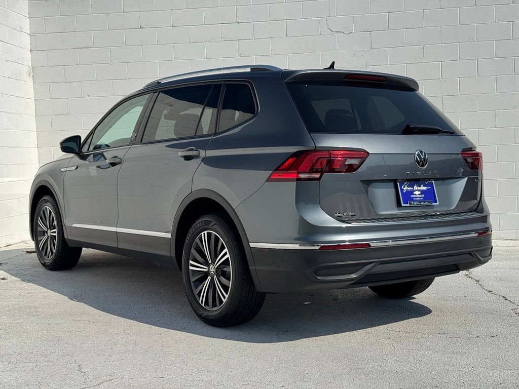 Used 2024 Volkswagen Tiguan Wolfsburg Edition AWD/4WD image 11