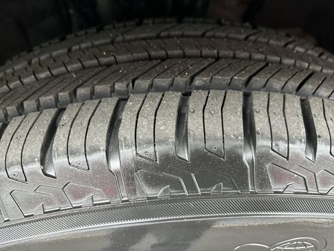 Used 2021 Toyota Highlander XLE image 12