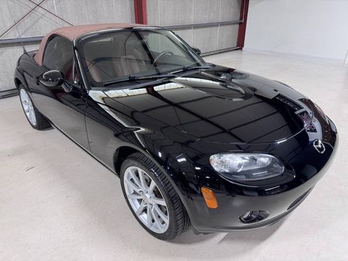 Used 2006 MAZDA MX-5 Miata Grand Touring RWD image 20