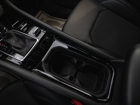 New 2025 Jeep Compass Latitude w/ Sun & Sound Group AWD/4WD image 17
