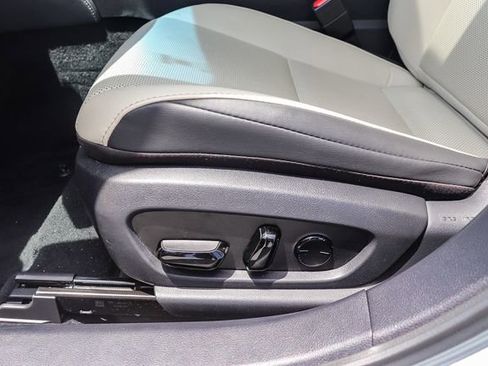 Used 2025 Lexus ES 300h w/ Premium Package FWD image 24