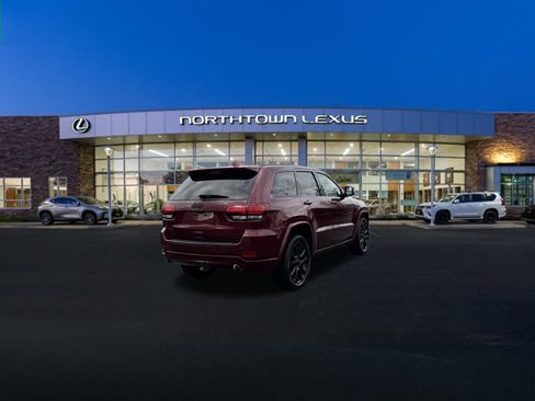 Used 2018 Jeep Grand Cherokee Altitude image 22