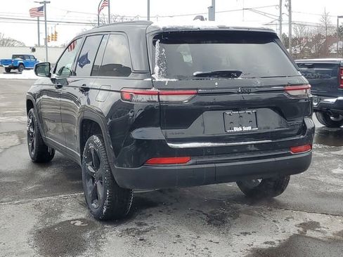 New 2025 Jeep Grand Cherokee Limited image 3