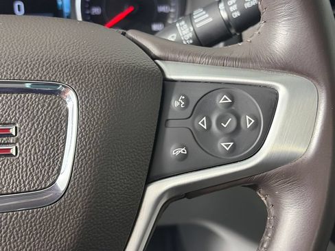 Used 2017 GMC Acadia SLT AWD/4WD image 18