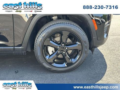 Certified 2023 Jeep Grand Cherokee Limited w/ Luxury Tech Group II AWD/4WD image 10