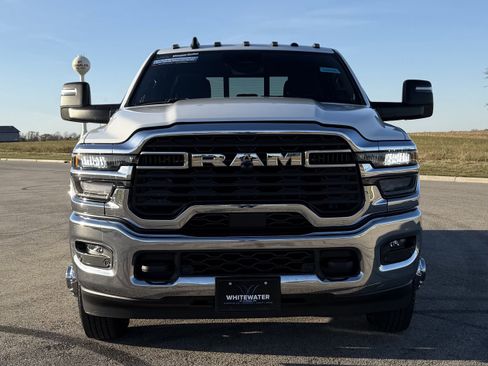 Used 2025 RAM 3500 Tradesman image 31
