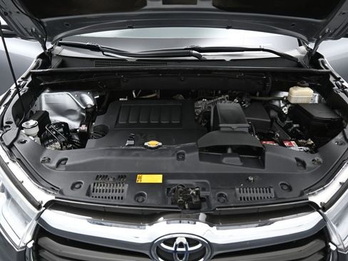 Used 2015 Toyota Highlander XLE image 39