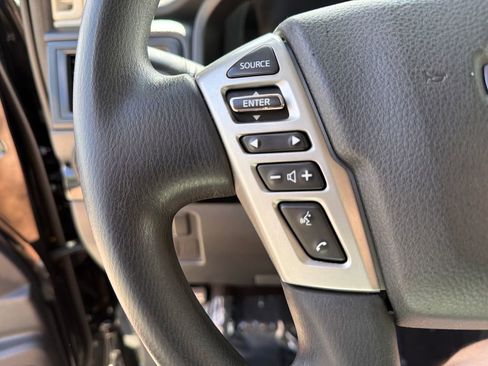 Used 2023 Nissan Titan SV RWD image 20