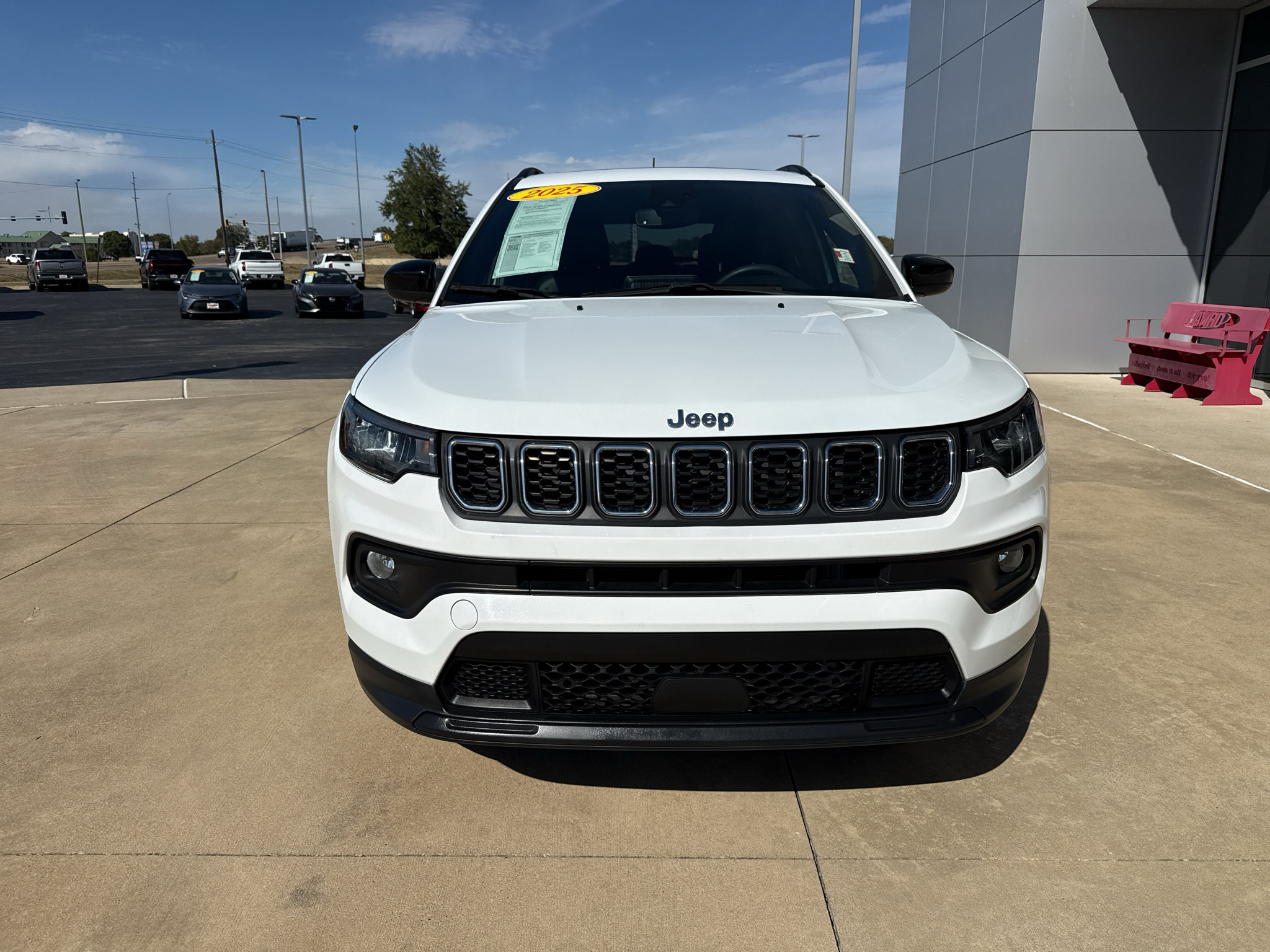 Used 2025 Jeep Compass Latitude w/ Sun & Sound Group AWD/4WD image 2
