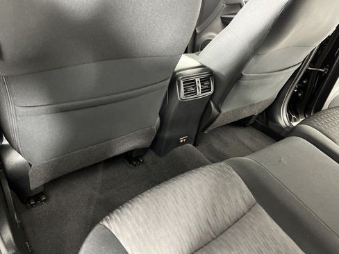 Used 2019 Nissan Rogue SV w/ Premium Package FWD image 39