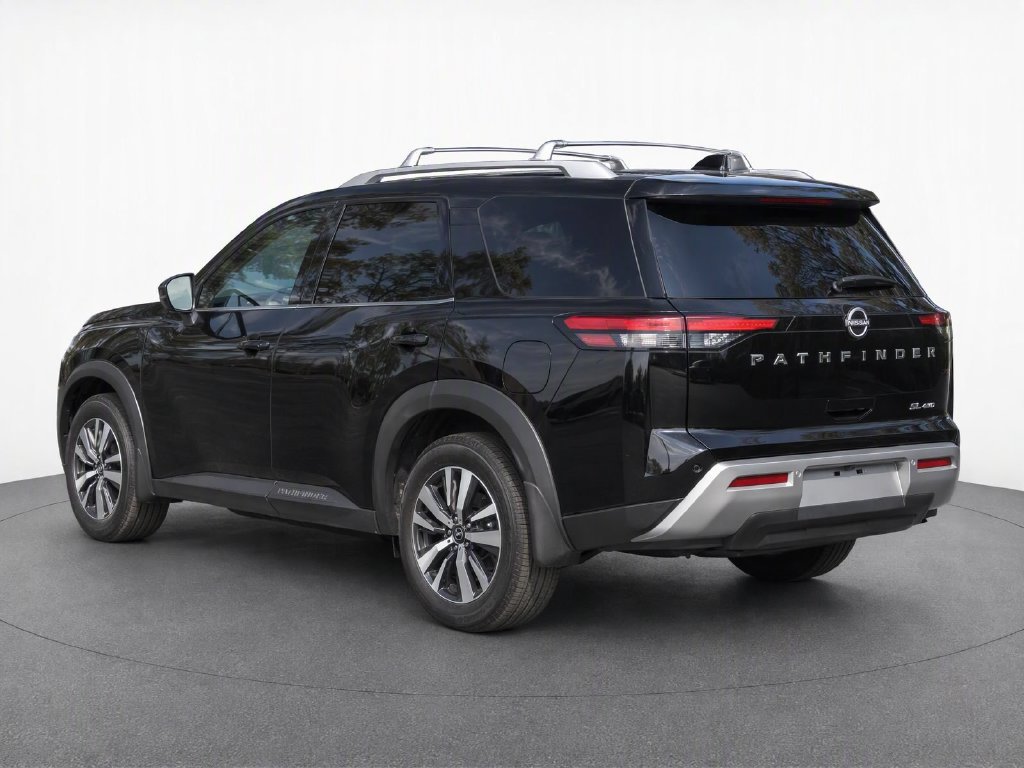 Used 2024 Nissan Pathfinder SL AWD/4WD image 4
