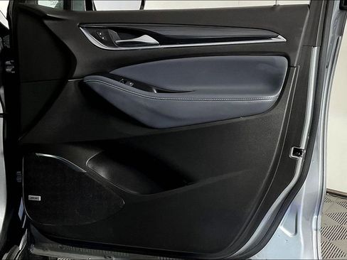 Used 2024 Buick Enclave Premium image 25