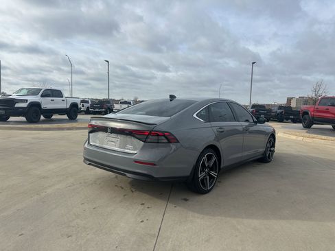 Used 2025 Honda Accord Sport image 6