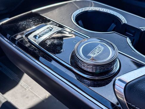 Used 2024 Cadillac Lyriq Luxury RWD image 8