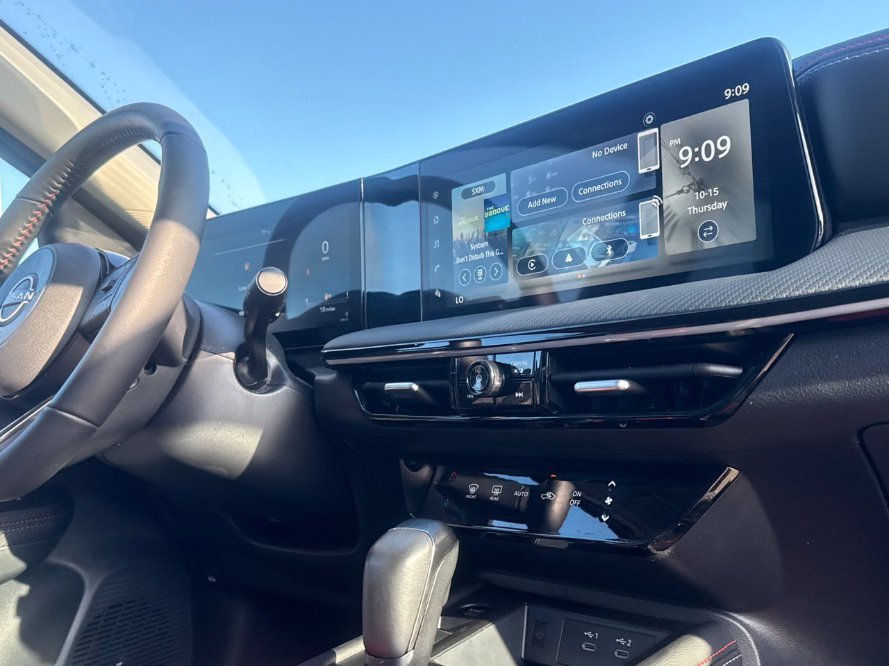 Certified 2025 Nissan Kicks SR FWD image 34