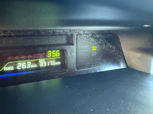 Used 2014 Toyota Prius V Three FWD image 27