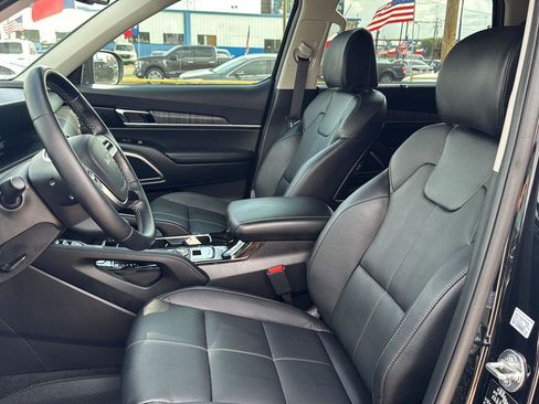 Used 2025 Kia Telluride EX image 12