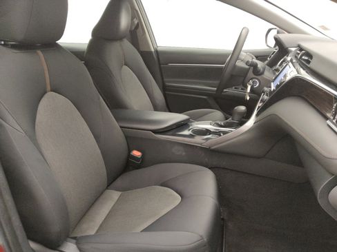 Used 2018 Toyota Camry LE FWD image 21