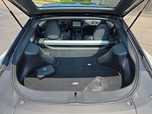 Used 2025 Nissan Z Performance w/ Floor Mat Package RWD image 12