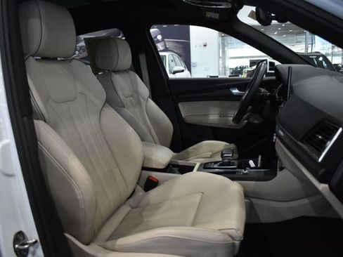 Used 2023 Audi Q5 2.0T Premium w/ Convenience Package AWD/4WD image 27