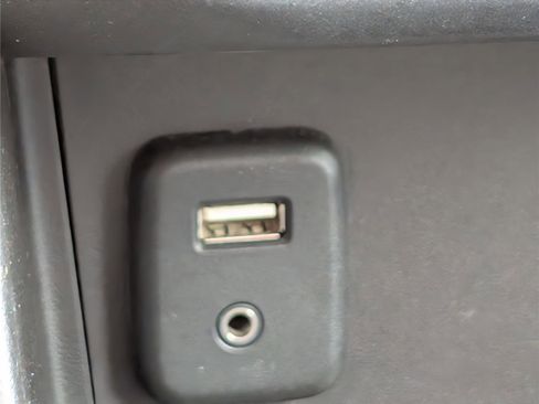 Used 2017 Chevrolet Colorado Z71 image 24