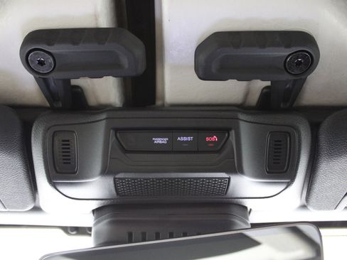 Used 2025 Jeep Gladiator Rubicon image 23