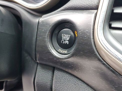 Used 2015 Jeep Grand Cherokee Altitude image 16