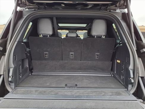 New 2025 Lincoln Navigator Reserve w/ Jet Appearance Package AWD/4WD image 16