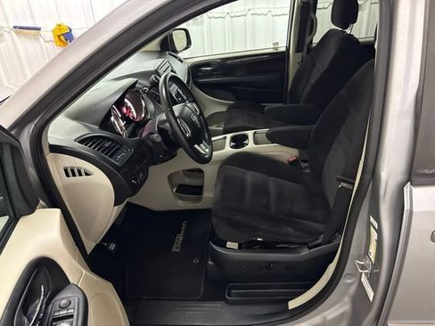 Used 2014 Dodge Grand Caravan SXT w/ Rear Park Assist Package FWD image 32