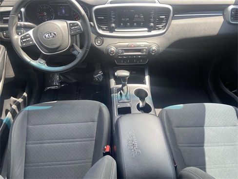 Used 2020 Kia Sorento S image 8