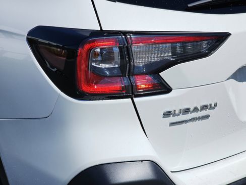 Used 2023 Subaru Outback Limited image 11