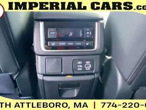 New 2026 Subaru Ascent Limited image 14