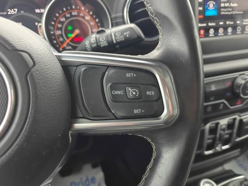 Used 2019 Jeep Wrangler Unlimited Sahara AWD/4WD image 24