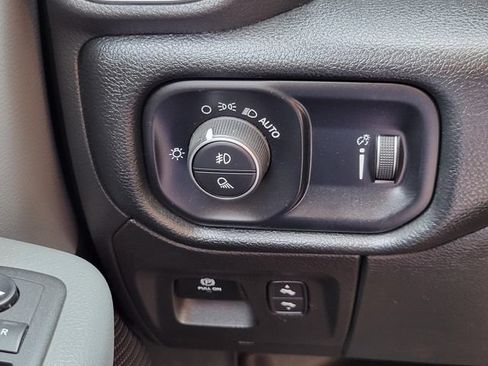 Used 2022 RAM 1500 Big Horn AWD/4WD image 13