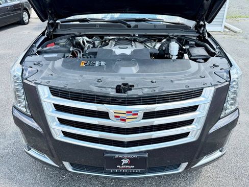 Used 2017 Cadillac Escalade Luxury AWD/4WD image 23