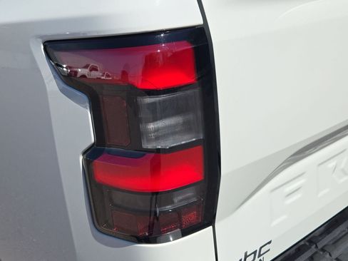 Certified 2025 Nissan Frontier SV RWD image 33
