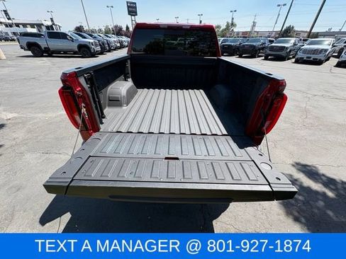 Used 2025 GMC Sierra 1500 AT4 w/ AT4 Premium Package AWD/4WD image 9