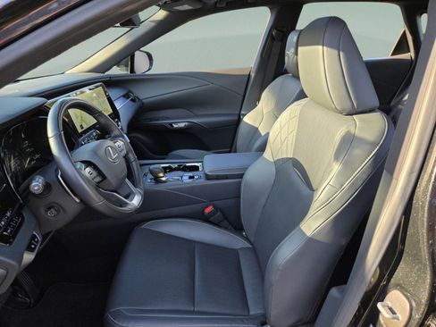 Used 2025 Lexus RX 350 Premium w/ Accessory Package (Z1) FWD image 11