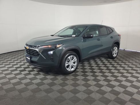 New 2026 Chevrolet Trax LS FWD image 8
