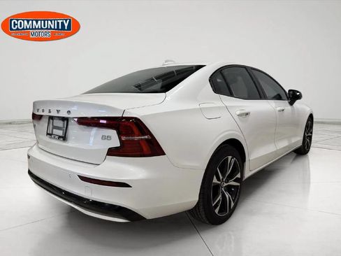 Used 2025 Volvo S60 B5 Core FWD image 7