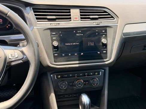 Used 2020 Volkswagen Tiguan SEL FWD image 15