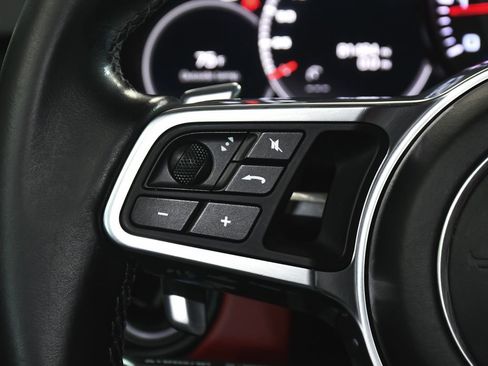 Used 2021 Porsche Cayenne image 31