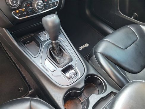 Certified 2019 Jeep Cherokee Latitude Plus w/ Comfort/Convenience Group image 26