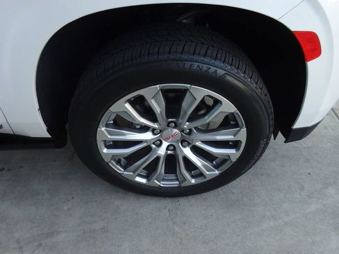Certified 2022 GMC Yukon XL Denali w/ Max Trailering Package AWD/4WD image 10