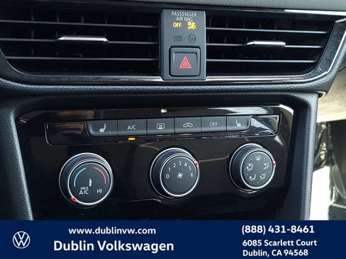 Certified 2023 Volkswagen Taos SE image 18